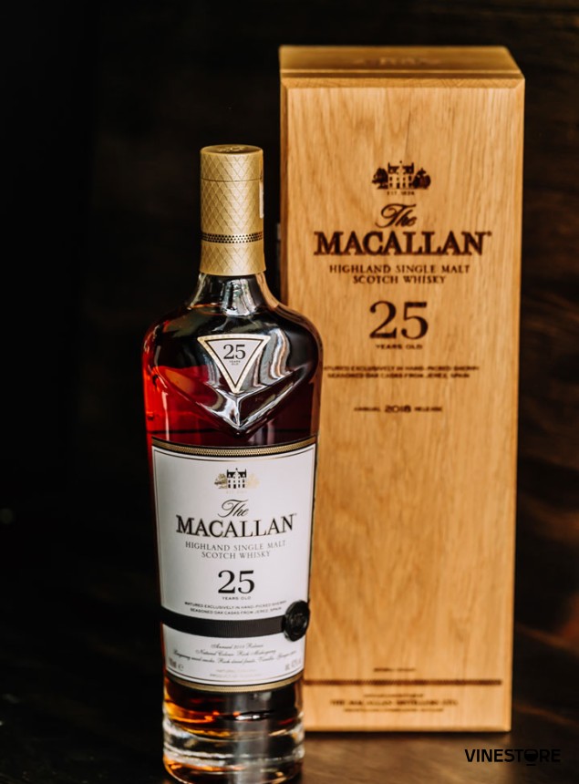 Виски односолодовый The Macallan 25 Year Sherry Oak, wooden box 0.7 л